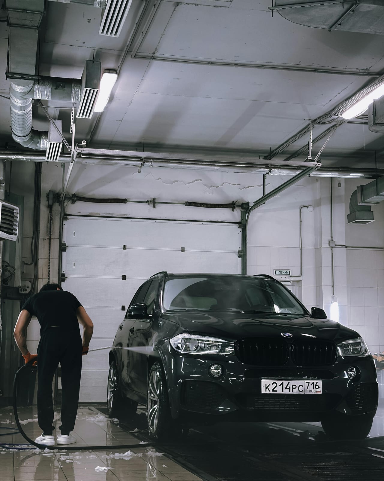 Exterior car cleaning and polish